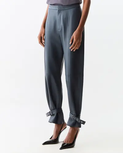 Calça Couro Fivelas Jade