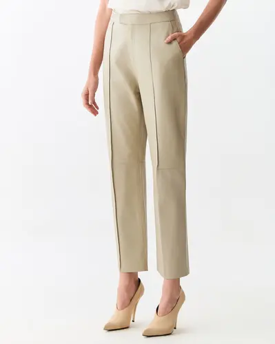 Calça Couro Clara
